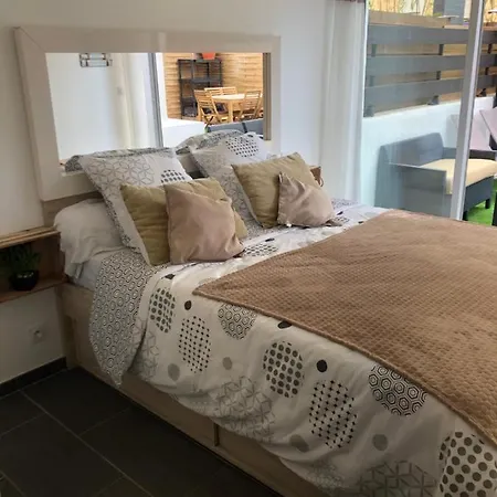 Cap Paradise Jacuzzi 아파트 *